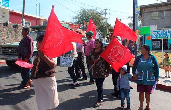 Antorchistas exigen a edil de Yecapixtla cumplimiento de obras sociales 