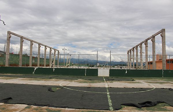 Deportistas exigen la culminación del techado de la unidad deportiva 6 de Junio 