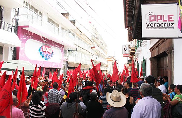 Antorcha instala plantón ante maniobra del OPLE