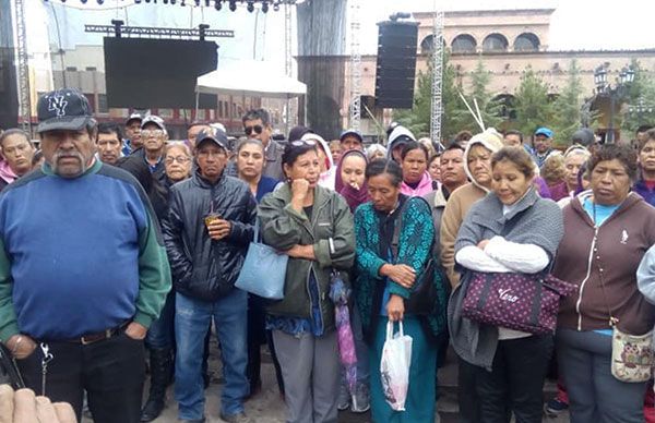 Regresan antorchistas al Palacio de Gobierno en Saltillo