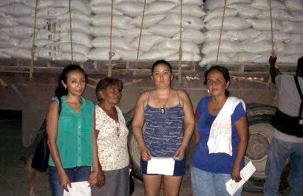 Antorcha apoya a familias de escasos recursos con material para vivienda