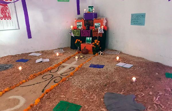 Realizan concurso de ofrendas en el Instituto Calpulli