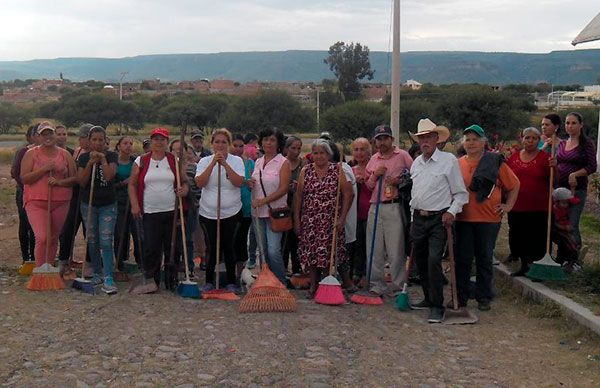 Habitantes de Calvillo mejoran el aspecto de sus colonias