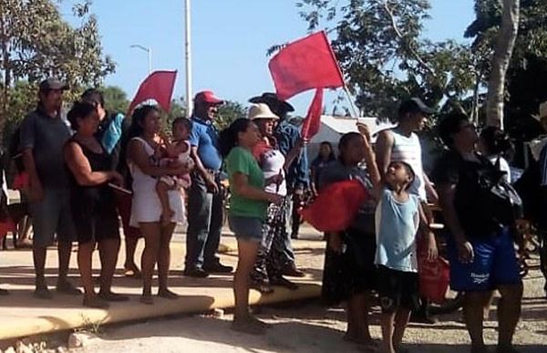 Pisos firmes para las combativas colonias antorchistas de Chetumal