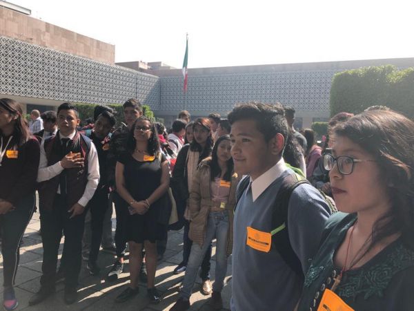 Estudiantes capitalinos visitan Cámara de Diputados