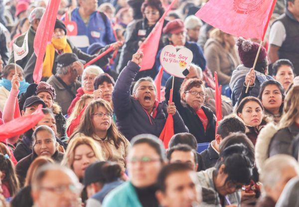 Ni una sola mujer sin su diadema