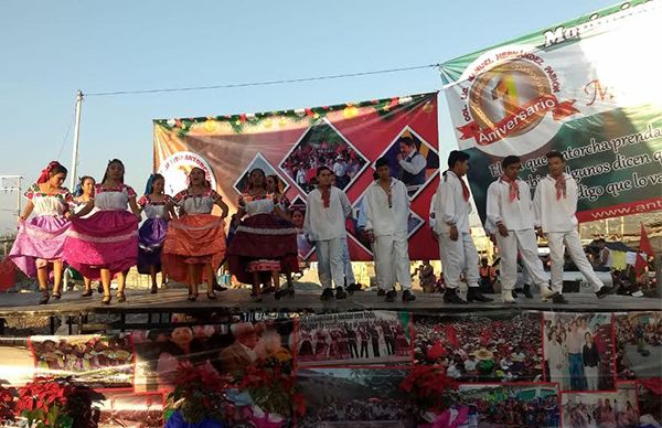 Celebran un año de fundación de la Col.Manuel Hernández Pasión 