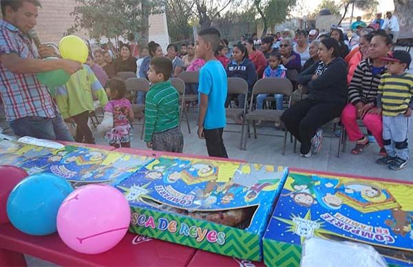 Parten tradicional rosca en Mayrán