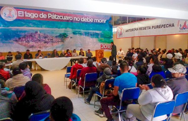 Sigue en pie de lucha el rescate del Lago de Pátzcuaro