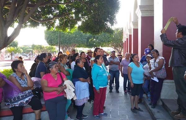 Van antorchistas por respuesta a pliego petitorio en Pedro Escobedo