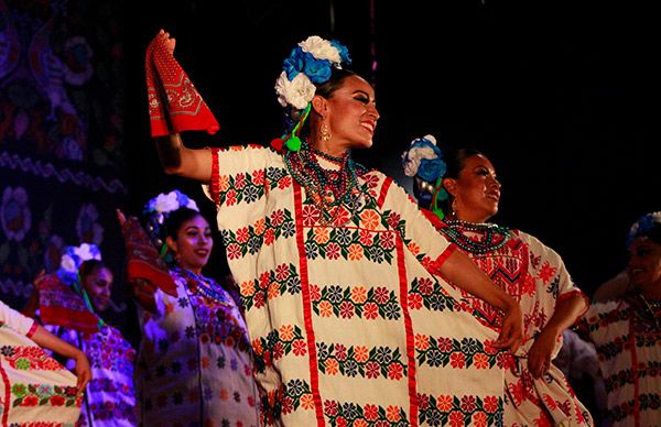 Logra medalla de bronce el ballet folclórico estatal antorchista en categoría semiprofesional