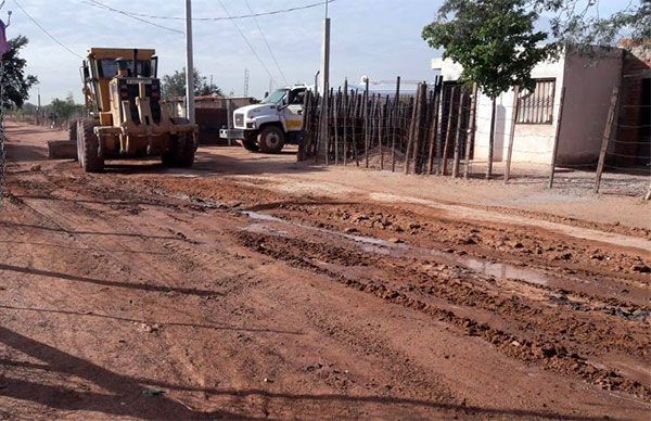 Raspan calles en colonia La Antorcha y Humberto Gutiérrez