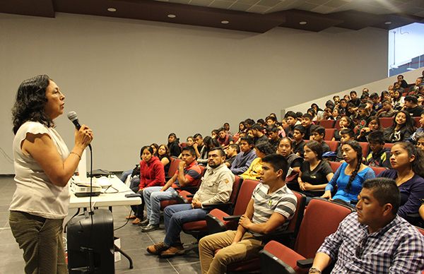 Antorchistas xalapeños festejan con artistas que los representaron en la Espartaqueada Cultural