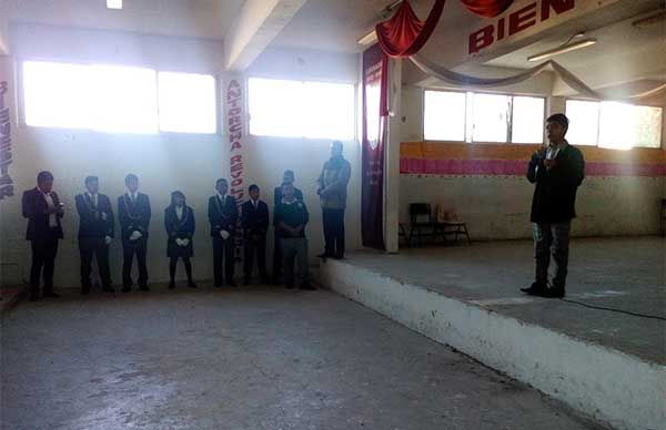 En la Secundaria Wenceslao Victoria  de GAM fomentan el amor y respeto a nuestros símbolos patrios 