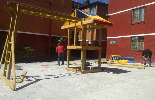 Se instalan  juegos infantiles en la Unidad Habitacional Trébol de Azcapotzalco