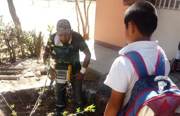 Avanza la construcción de 13 obras logradas por Antorcha en la federación  para Fresnillo