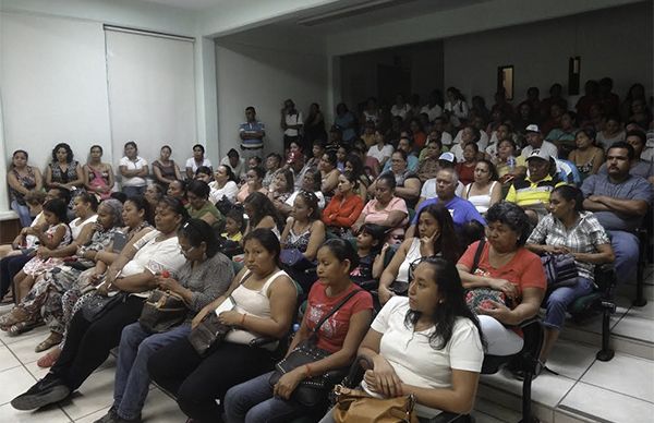 Plenistas de Manzanillo asisten a conferencia