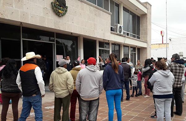 Manifestación de antorchistas es recibida por policías