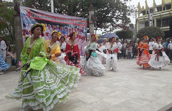 Antorchistas de Tantoyuca  realizan festival de ganadores