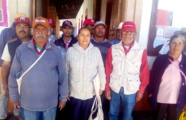 Campesinos de Contepec exigen pronta solución a sus demandas