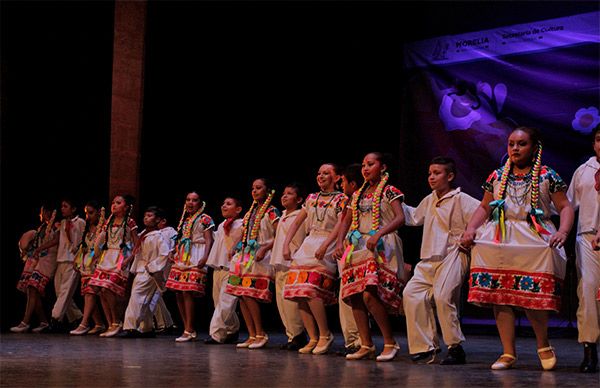 Escuelas antorchistas presentes en el 6to Festival Infantil del Folklore Nacional