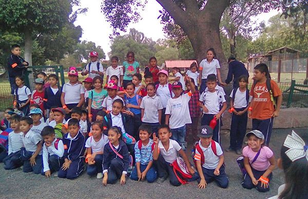  Fomentan actividades recreativas en escuelas antorchistas