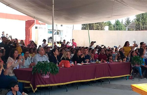 La Preparatoria Lázaro Cárdenas, plantel Cuautitlán Izcalli, celebró a las madres de familia por su día