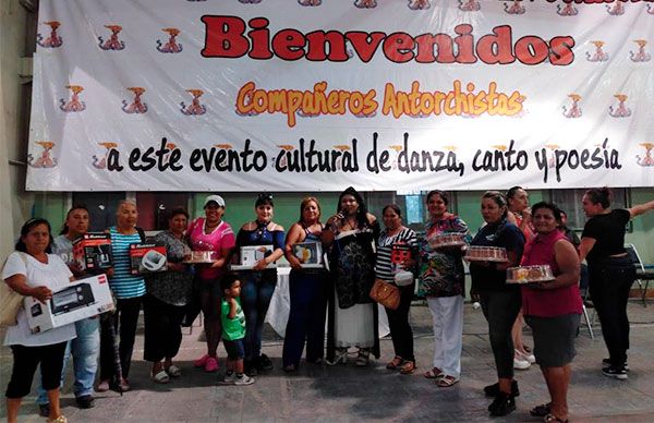 Festejan a madres antorchistas de Saltillo con una gran fiesta cultural