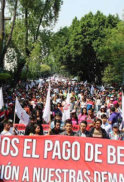 Los estudiantes contra la Cuarta Transformación