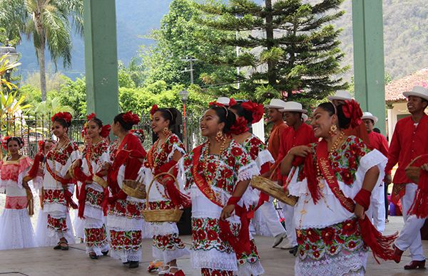 Antorcha promueve el arte en Coetzala  