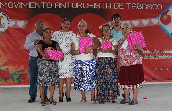 Festejan el Día de las Madres en Gaviotas Sur