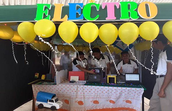 Realizan Feria de Ciencia y Tecnología en el CECyTEV 24