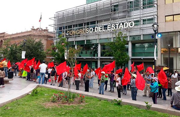 Marchan antorchistas de nuevo por el Centro Histórico