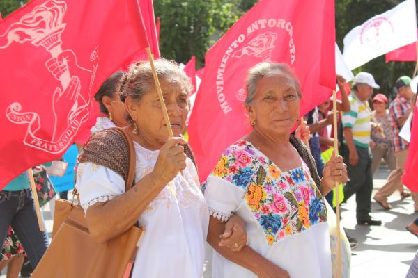 Marcha Antorcha en Yucatán contra cerrazón del Gobierno Estatal  
