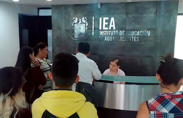 Estudiantes del Instituto Calpulli se dieron cita en el IEA para revisar los avances de la construcción del telebachillerato