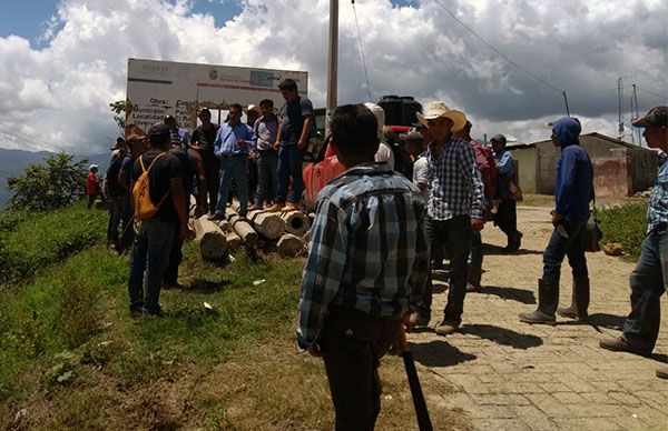 Acuerdan campesinos apoyar apertura de carretera 