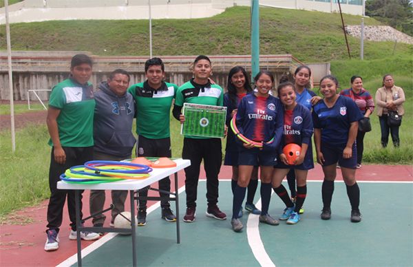 Culmina primera fase del proyecto Cambiando a México con un balón.