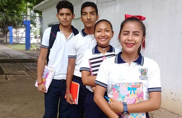 Invitan a cursar la preparatoria en la escuela José Martí