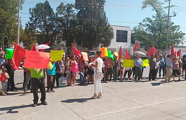 Protestan antorchistas de Saltillo en Secretaria del Bienestar