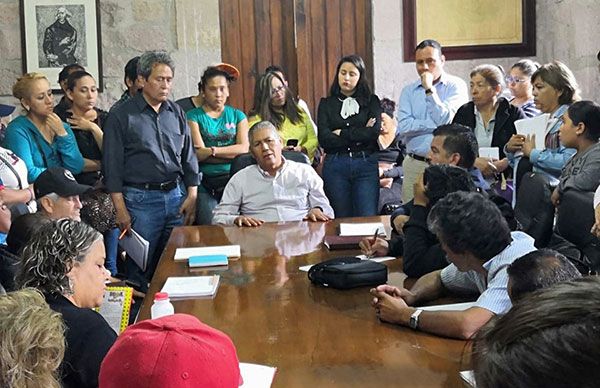 Morelianos se manifiestan en el ayuntamiento ante incumplimiento a sus demandas