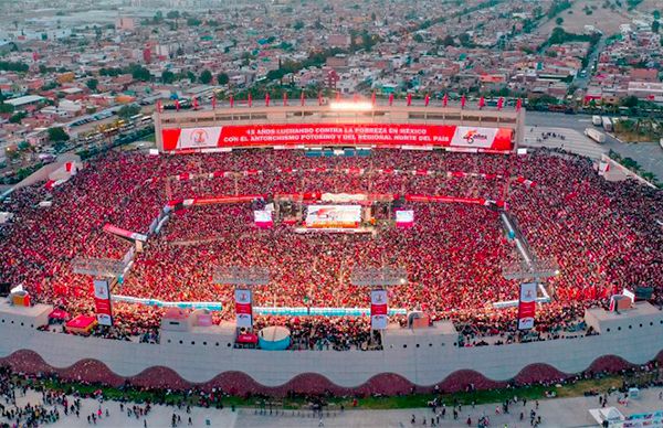 Gran movilización de 12 mil antorchistas al 45 aniversario en SLP.