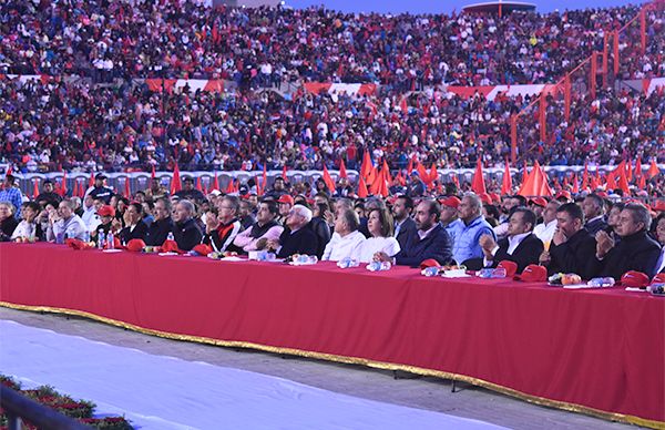 45 años de trabajo en equipo para beneficio de la gente más necesitada 