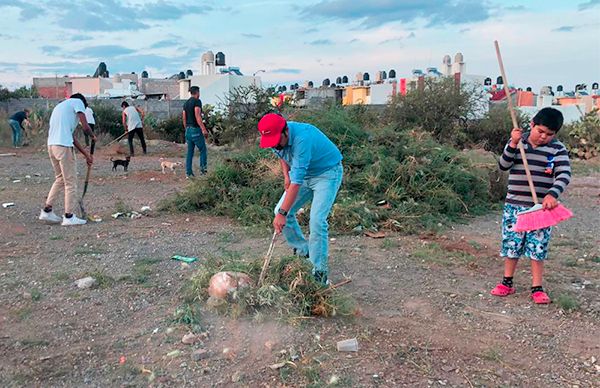 Impulsan antorchistas arreglo de áreas verdes en Guadalupe.