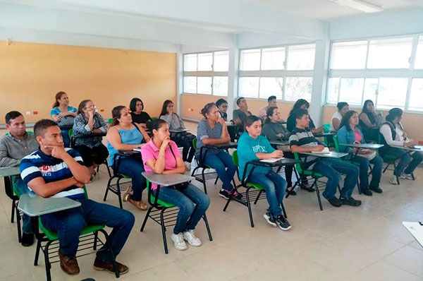 Se conforma la mesa directiva en telebachillerato