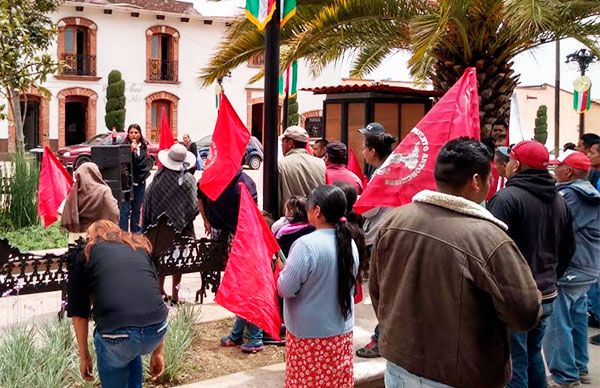 Antorchistas de Amealco exigen obras para su municipio