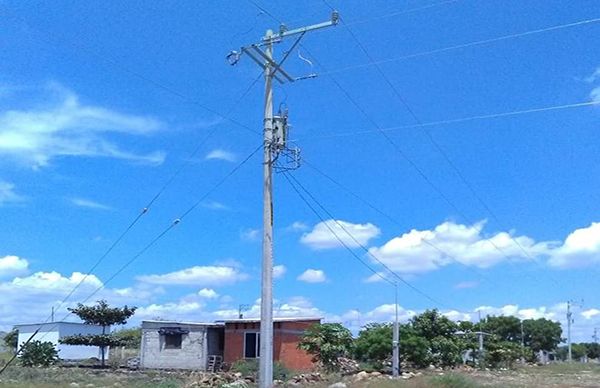 Antorchistas de Camarón de Tejeda logran electrificación de su colonia