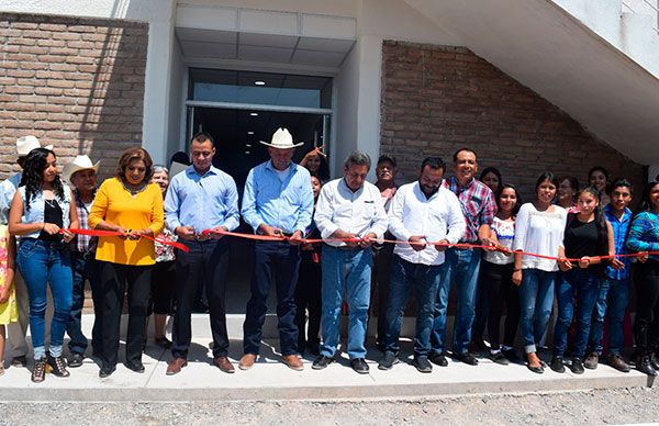 Inauguran instalaciones de Casa de Estudiantes 