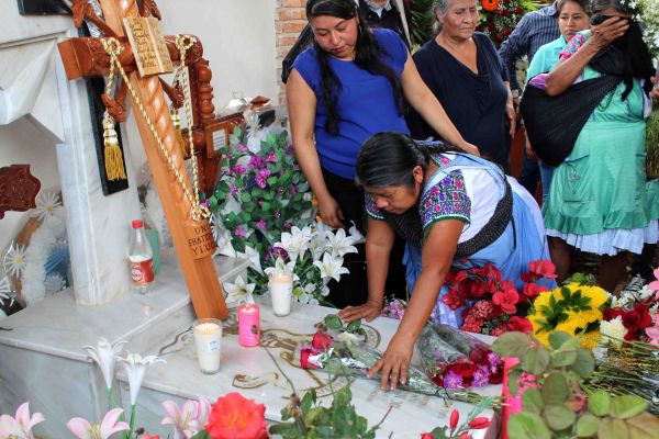 Conmemoran antorchistas aniversario luctuoso de Manuel Hernández y de Juventino Torres