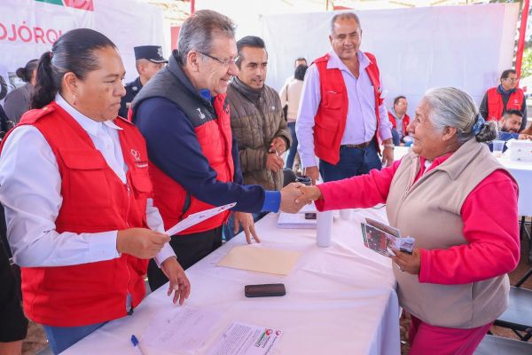 Mejoran servicios en el barrio Herreros   