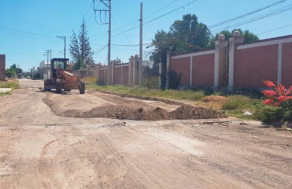 Arreglan camino de la entrada al Telebachillerato Comunitario